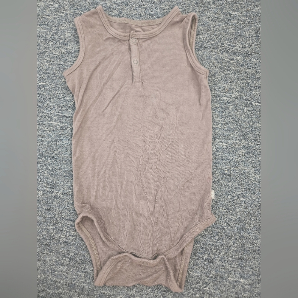 Kyte baby sleeveless bodysuit 18-24m color charcoal (i think)